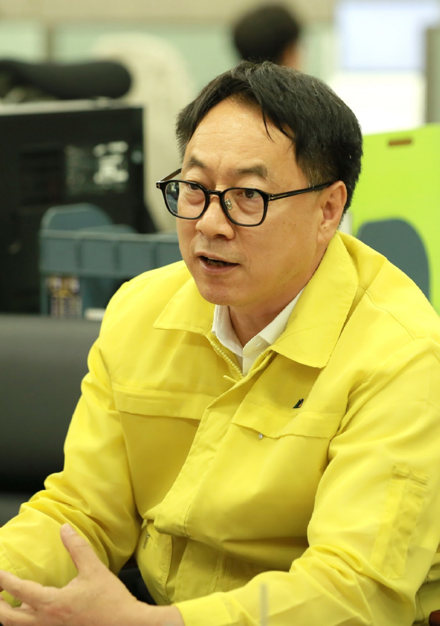 사진2._임하수_산림청_차장이_9일_정부대전청사에서_지난해_산사태_피해_이후_달라진_주요_정책과_올해_여름철_대응체계를_설명하고_있다.jpg