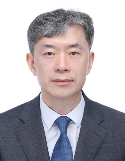 제13대 국립수목원장 증명사진(안병기).jpg